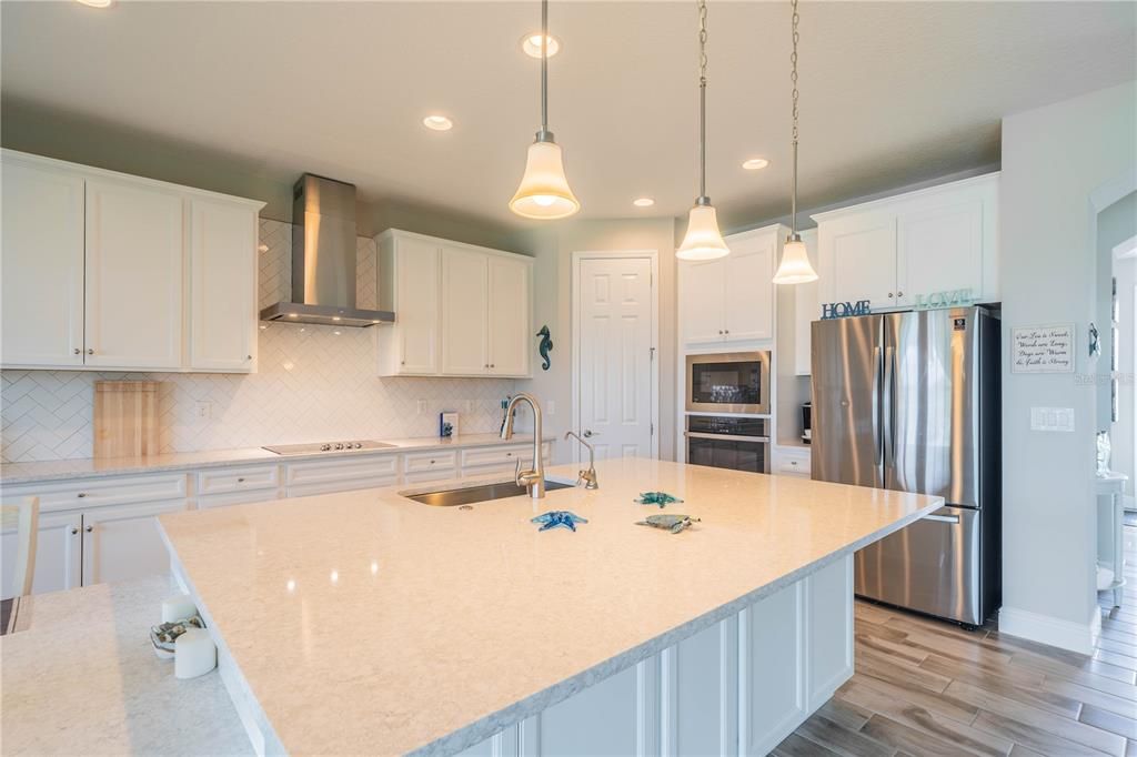 For Sale: $679,900 (5 beds, 4 baths, 3606 Square Feet)