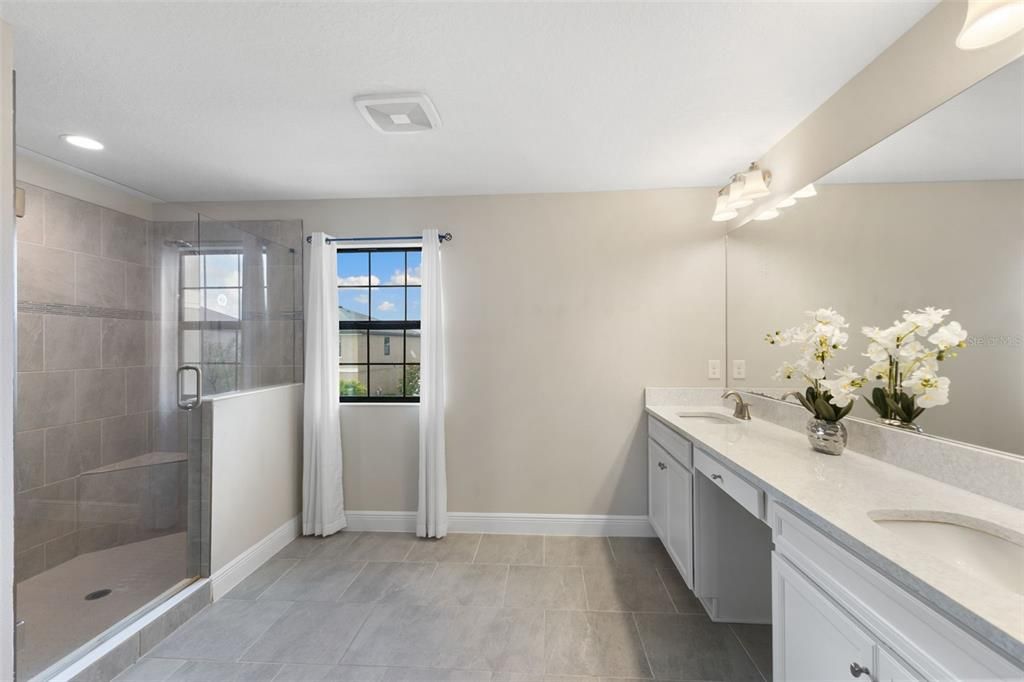 For Sale: $679,900 (5 beds, 4 baths, 3606 Square Feet)