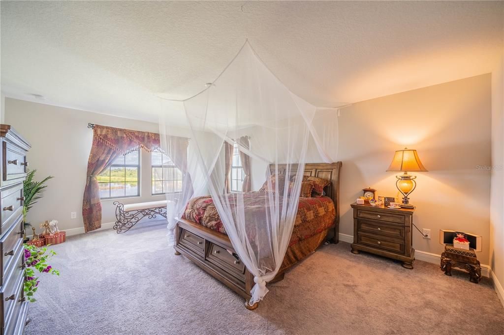 For Sale: $679,900 (5 beds, 4 baths, 3606 Square Feet)