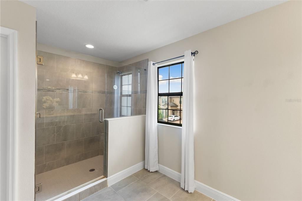 For Sale: $679,900 (5 beds, 4 baths, 3606 Square Feet)