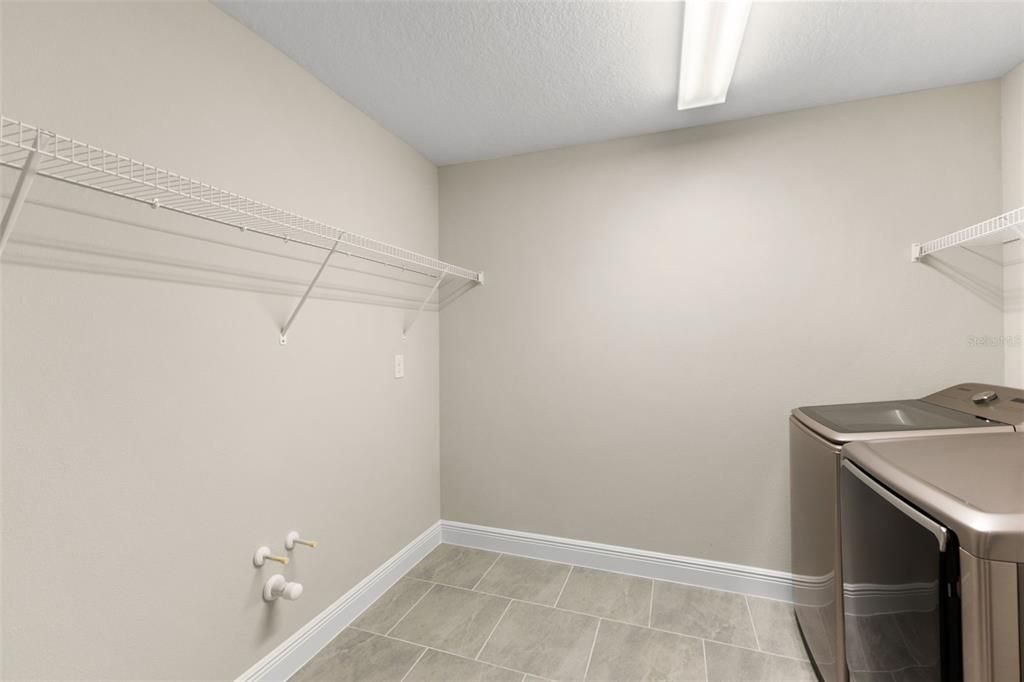 For Sale: $679,900 (5 beds, 4 baths, 3606 Square Feet)