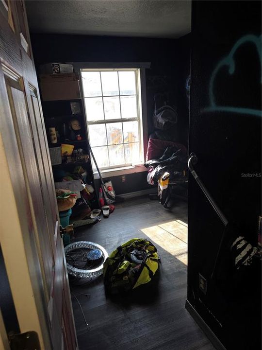 Active With Contract: $389,000 (3 beds, 2 baths, 1364 Square Feet)