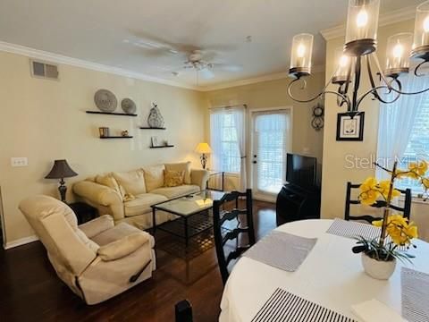 Active With Contract: $1,800 (1 beds, 1 baths, 854 Square Feet)