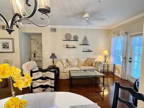 Active With Contract: $1,800 (1 beds, 1 baths, 854 Square Feet)