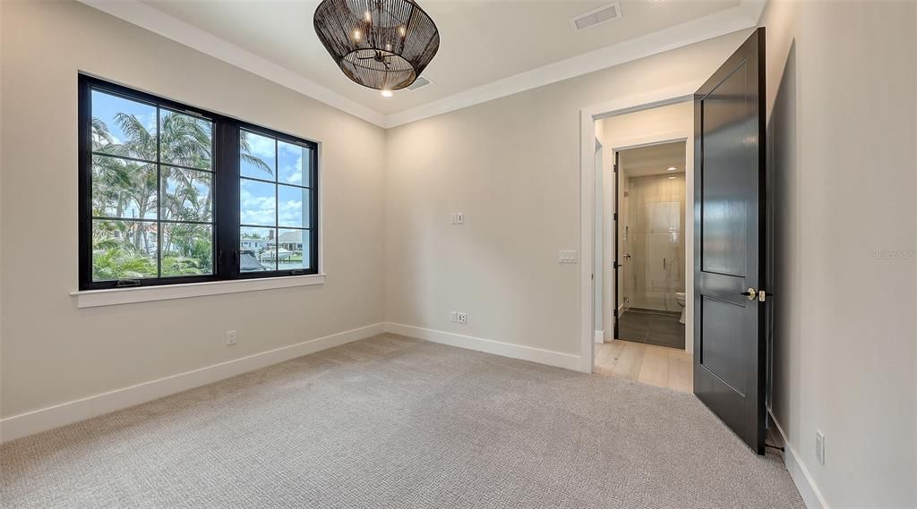 For Sale: $4,925,000 (5 beds, 5 baths, 4022 Square Feet)