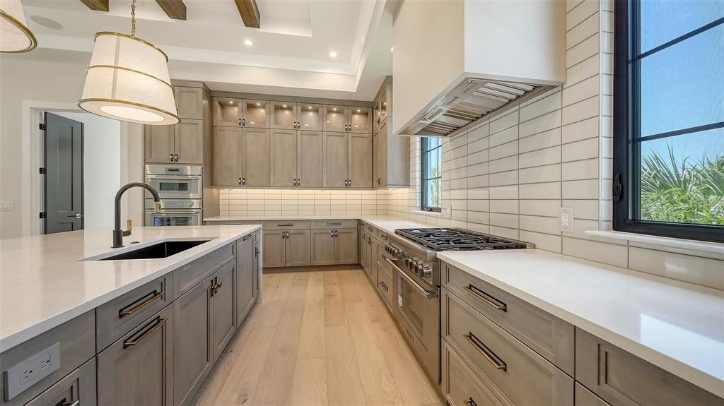 For Sale: $4,925,000 (5 beds, 5 baths, 4022 Square Feet)