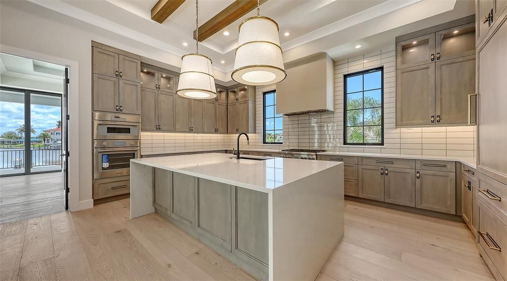 For Sale: $4,925,000 (5 beds, 5 baths, 4022 Square Feet)