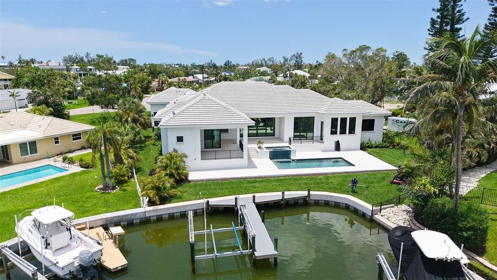 For Sale: $4,925,000 (5 beds, 5 baths, 4022 Square Feet)