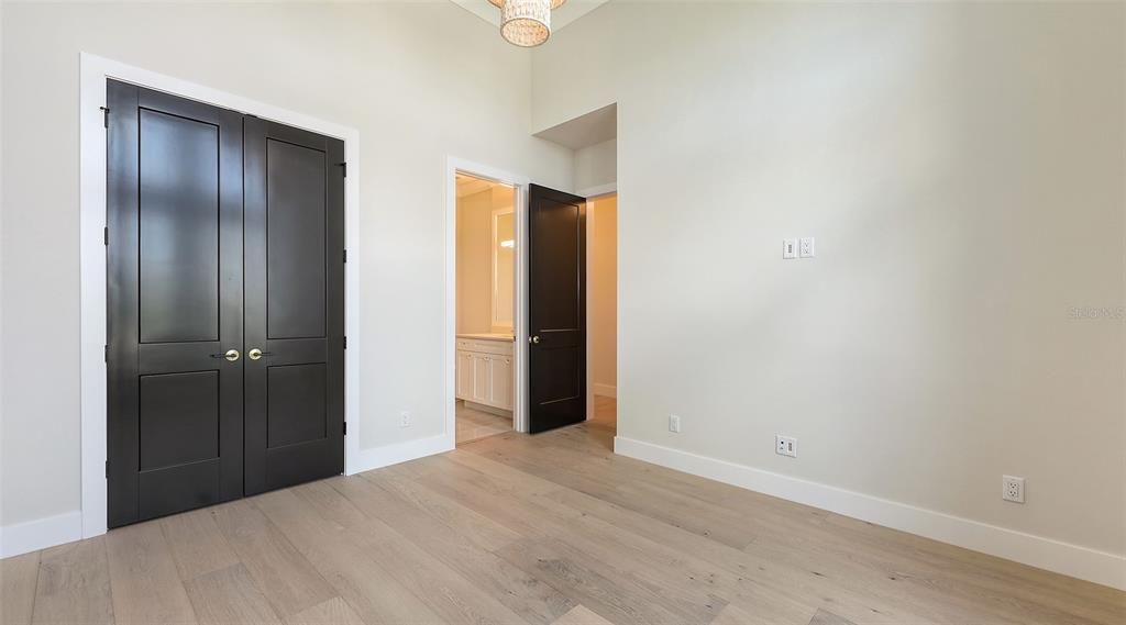 For Sale: $4,925,000 (5 beds, 5 baths, 4022 Square Feet)