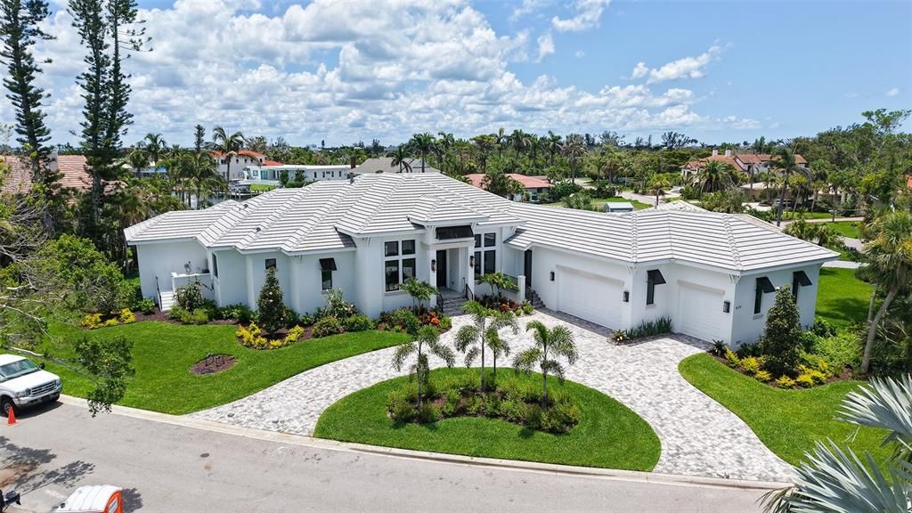 For Sale: $4,925,000 (5 beds, 5 baths, 4022 Square Feet)