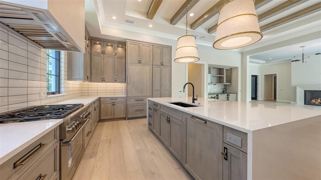 For Sale: $4,925,000 (5 beds, 5 baths, 4022 Square Feet)