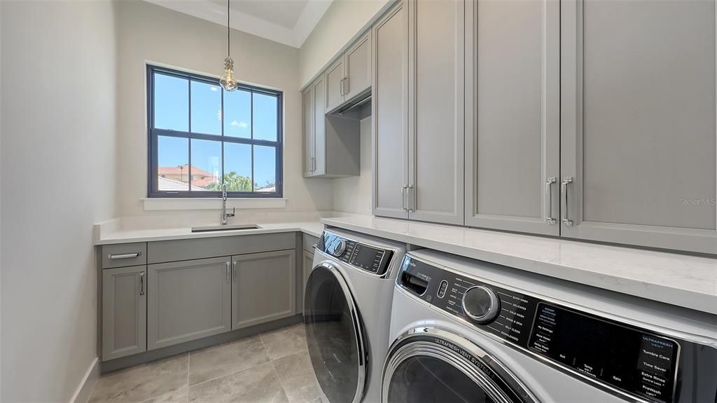 For Sale: $4,925,000 (5 beds, 5 baths, 4022 Square Feet)