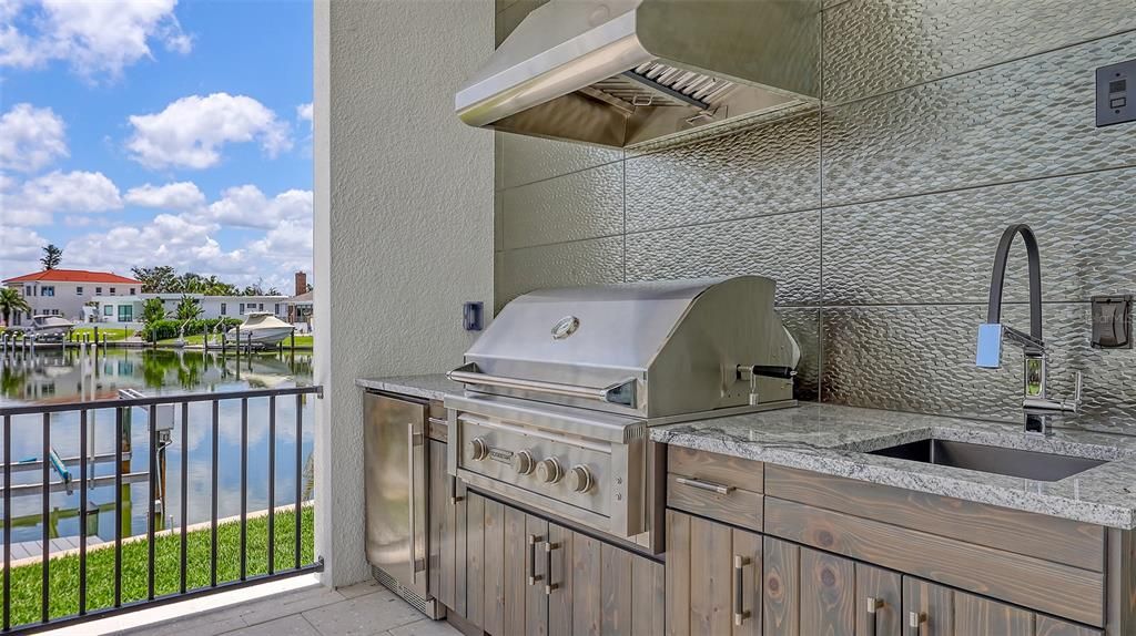 For Sale: $4,925,000 (5 beds, 5 baths, 4022 Square Feet)