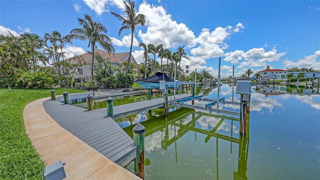 For Sale: $4,925,000 (5 beds, 5 baths, 4022 Square Feet)