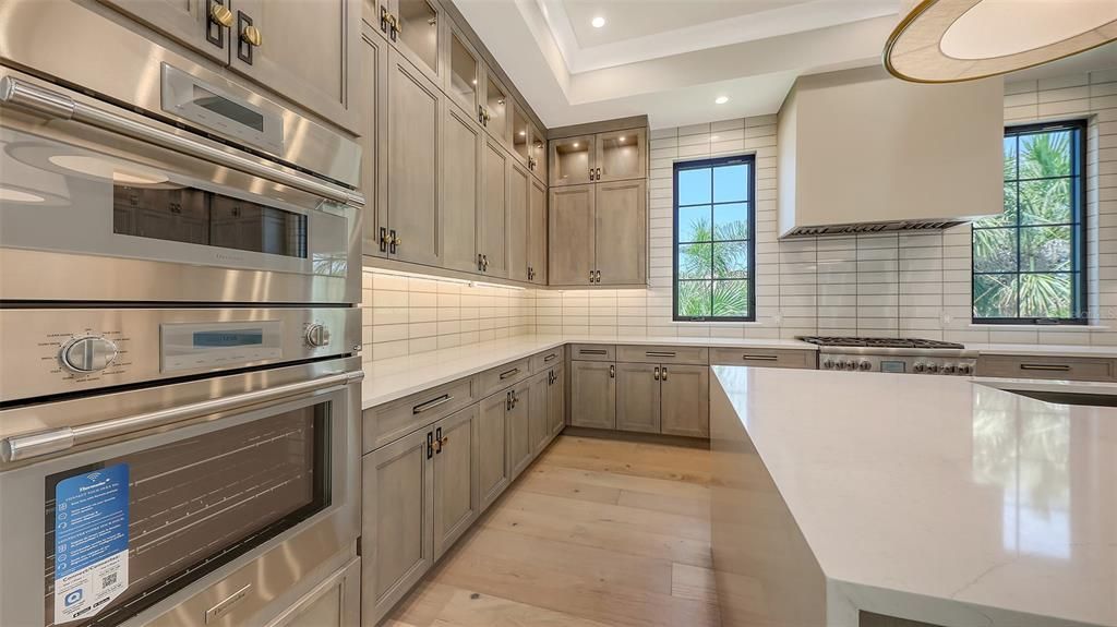 For Sale: $4,925,000 (5 beds, 5 baths, 4022 Square Feet)