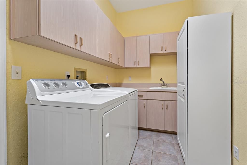 For Sale: $792,000 (3 beds, 2 baths, 2147 Square Feet)