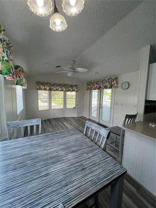 For Sale: $139,000 (3 beds, 1 baths, 830 Square Feet)