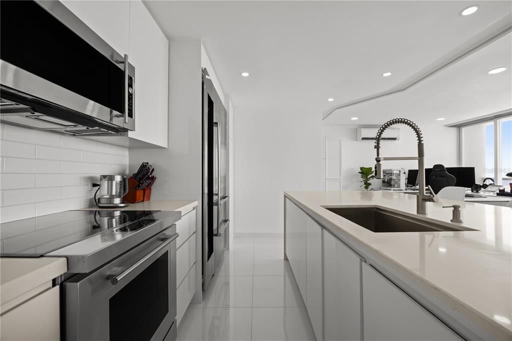 Activo con contrato: $790,000 (1 camas, 1 baños, 1000 Pies cuadrados)