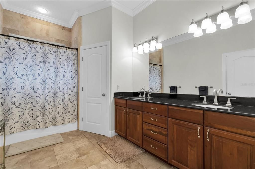 For Sale: $1,100,000 (4 beds, 2 baths, 3367 Square Feet)