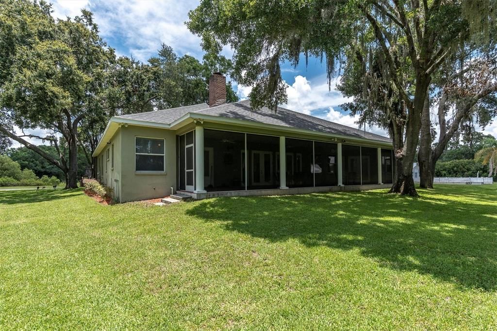 For Sale: $1,100,000 (4 beds, 2 baths, 3367 Square Feet)