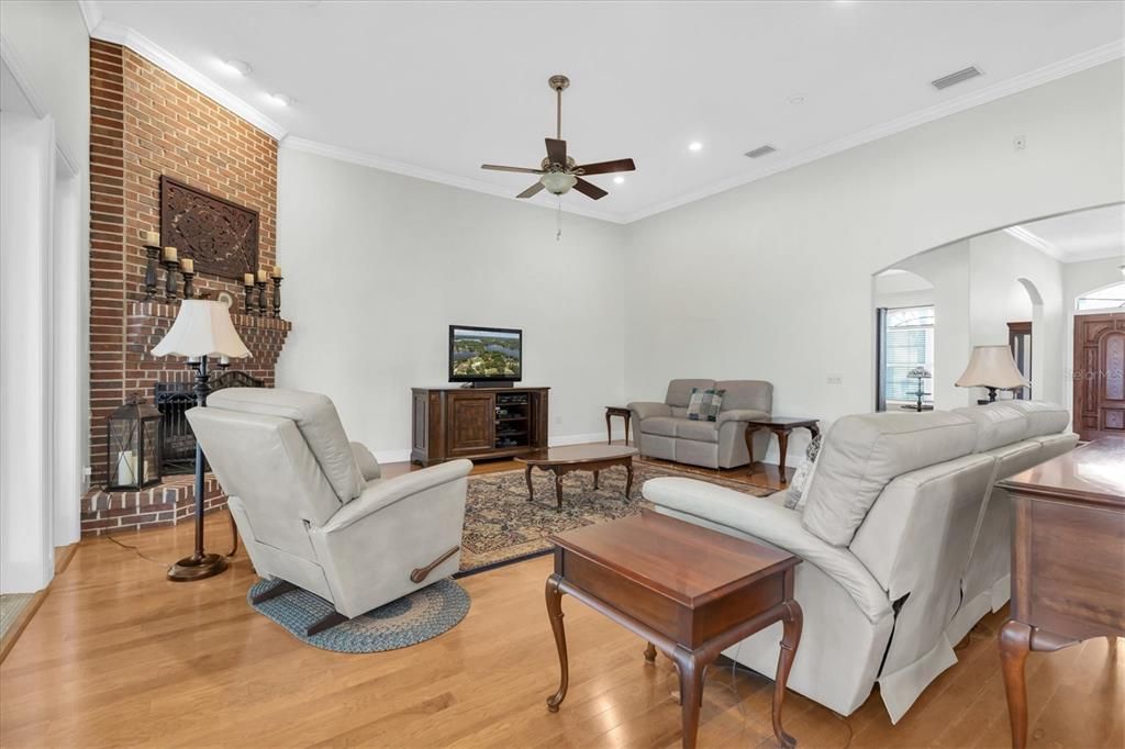 For Sale: $1,100,000 (4 beds, 2 baths, 3367 Square Feet)