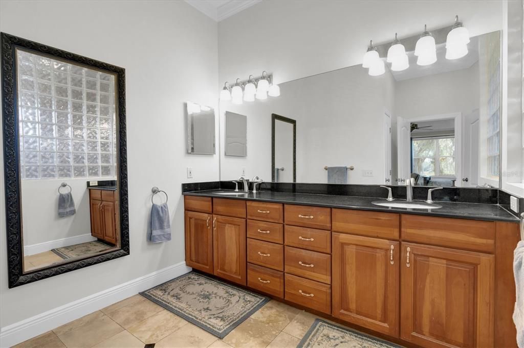 For Sale: $1,100,000 (4 beds, 2 baths, 3367 Square Feet)