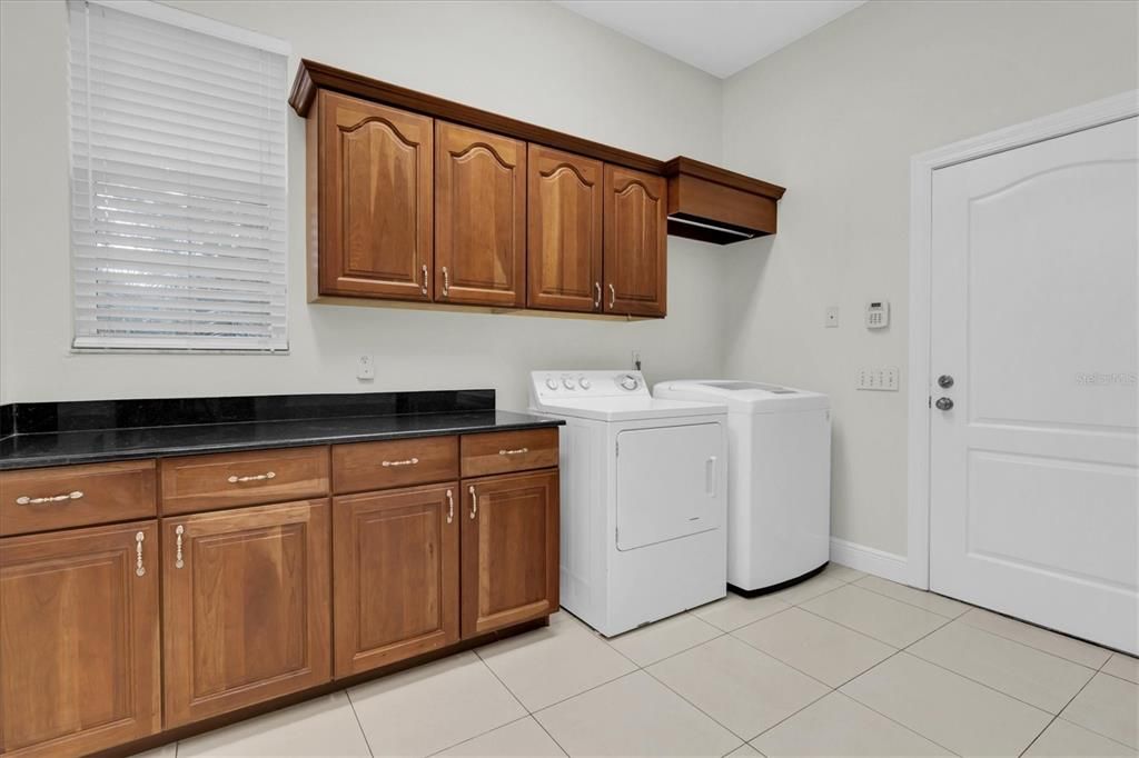 For Sale: $1,100,000 (4 beds, 2 baths, 3367 Square Feet)