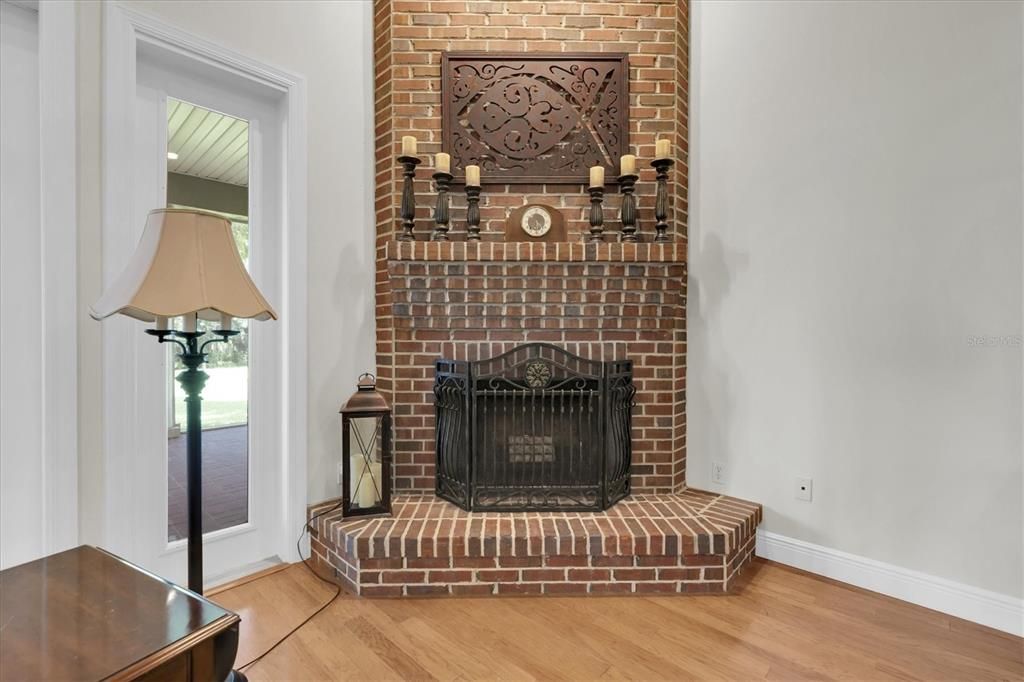 For Sale: $1,100,000 (4 beds, 2 baths, 3367 Square Feet)