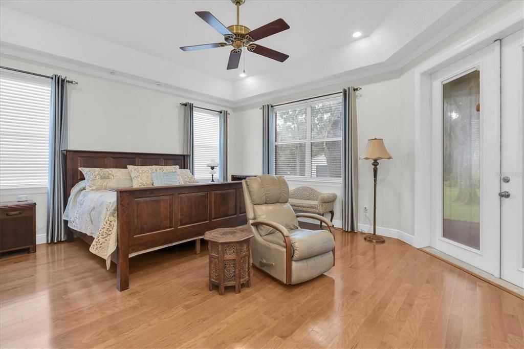 For Sale: $1,100,000 (4 beds, 2 baths, 3367 Square Feet)