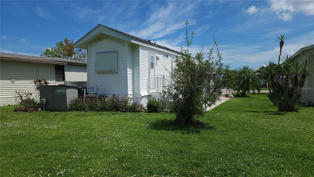 For Sale: $69,000 (1 beds, 1 baths, 393 Square Feet)