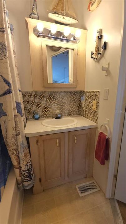 For Sale: $69,000 (1 beds, 1 baths, 393 Square Feet)