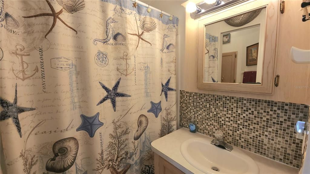 For Sale: $69,000 (1 beds, 1 baths, 393 Square Feet)