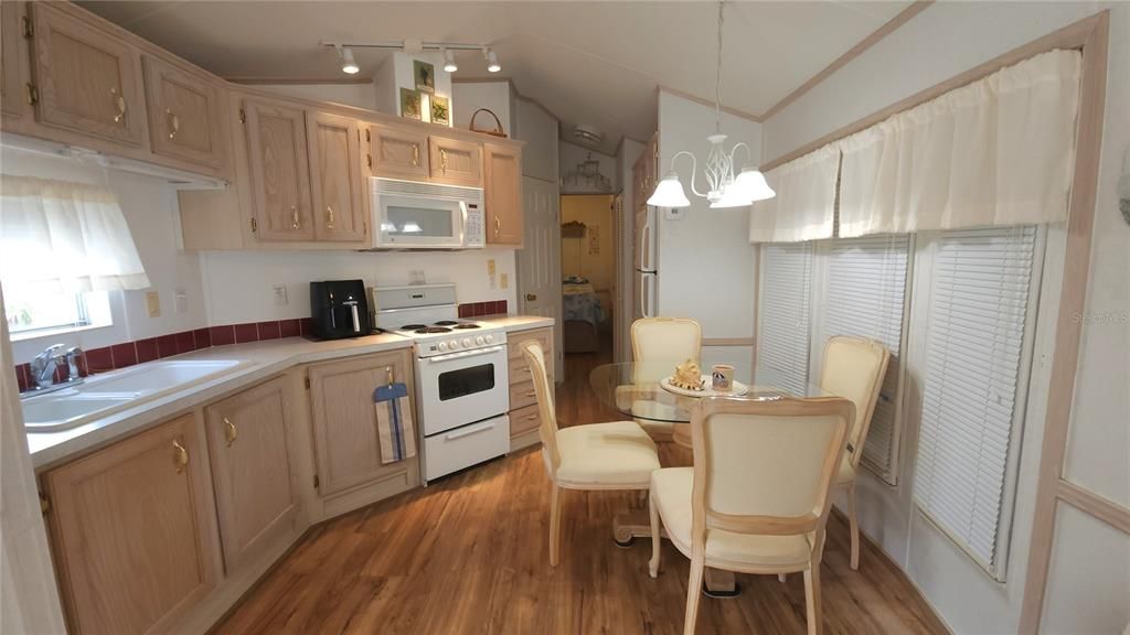 For Sale: $69,000 (1 beds, 1 baths, 393 Square Feet)