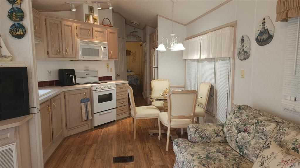 For Sale: $69,000 (1 beds, 1 baths, 393 Square Feet)