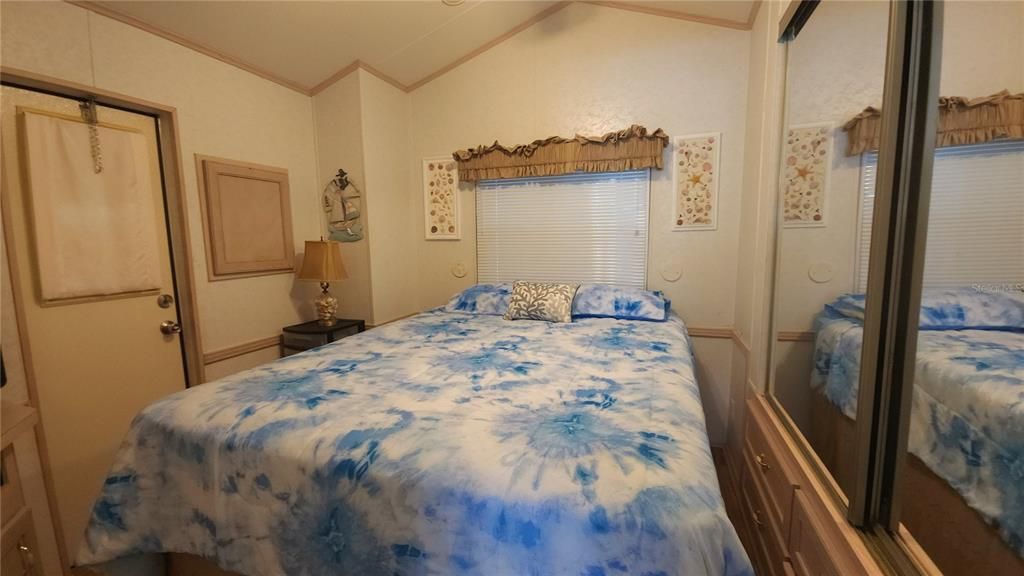 For Sale: $69,000 (1 beds, 1 baths, 393 Square Feet)