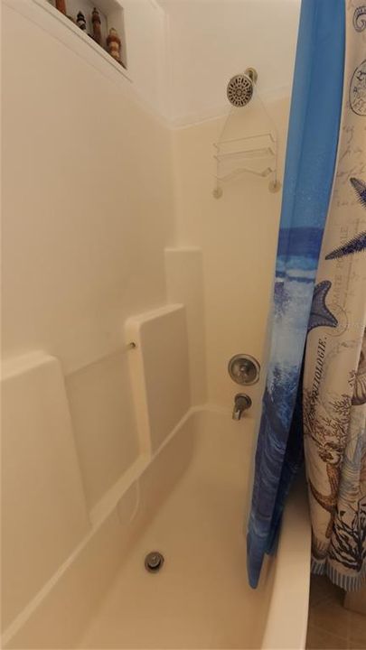 For Sale: $69,000 (1 beds, 1 baths, 393 Square Feet)