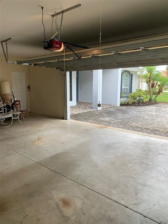 For Sale: $379,000 (3 beds, 2 baths, 2386 Square Feet)