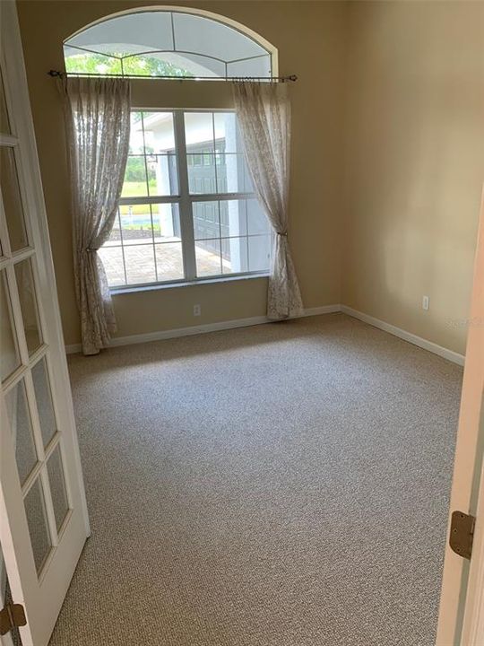 For Sale: $379,000 (3 beds, 2 baths, 2386 Square Feet)