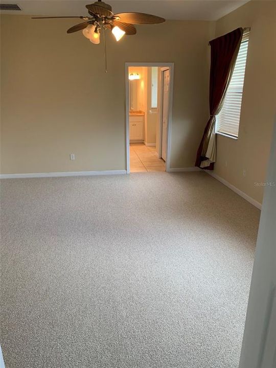 For Sale: $379,000 (3 beds, 2 baths, 2386 Square Feet)