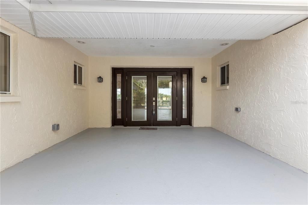 Под контрактом: $789,900 (3 спален, 2 ванн, 2084 Квадратных фут)