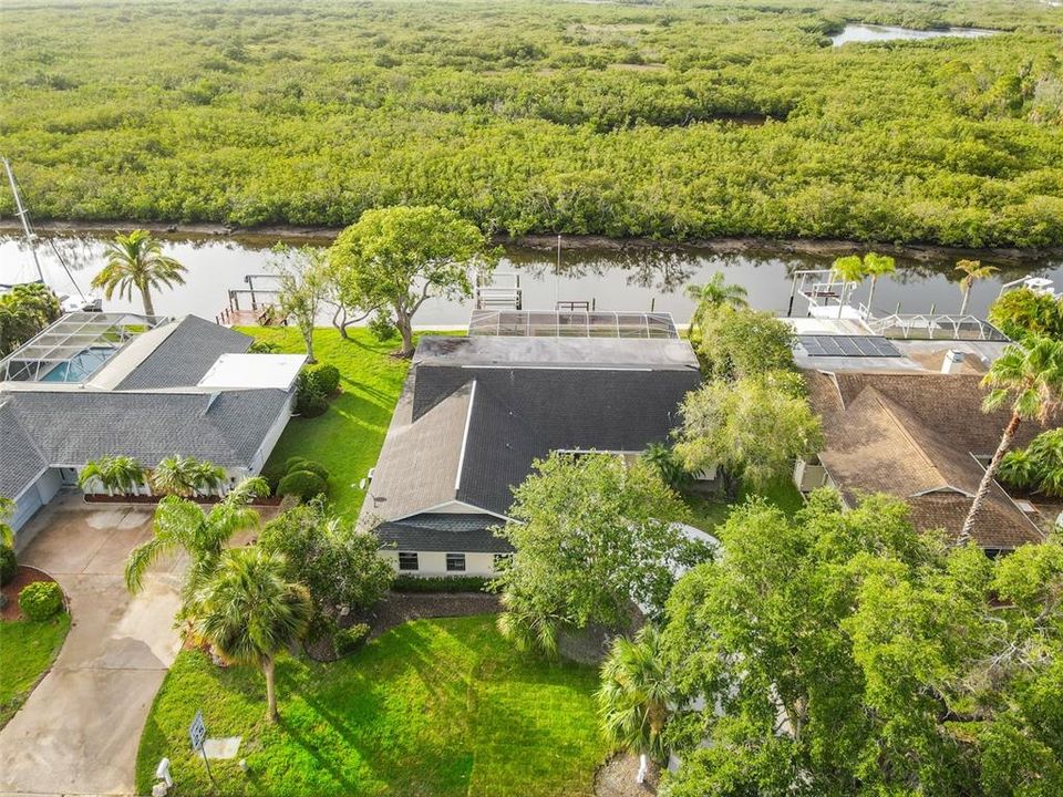 Под контрактом: $789,900 (3 спален, 2 ванн, 2084 Квадратных фут)