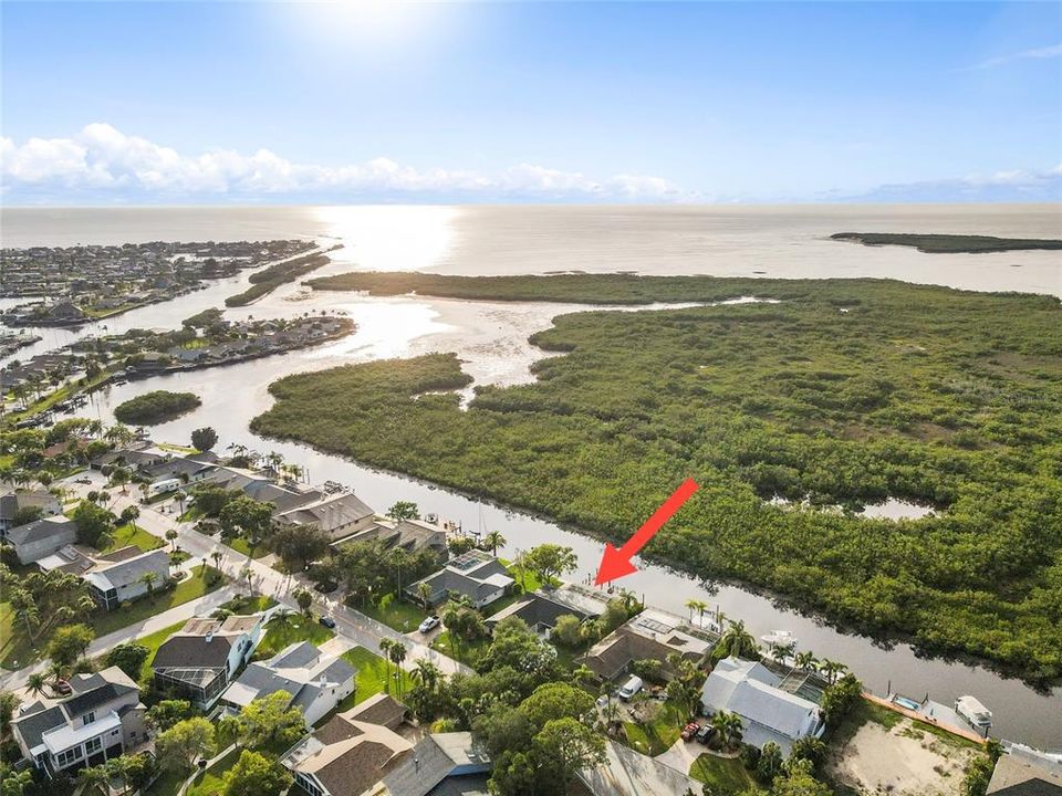 Под контрактом: $789,900 (3 спален, 2 ванн, 2084 Квадратных фут)