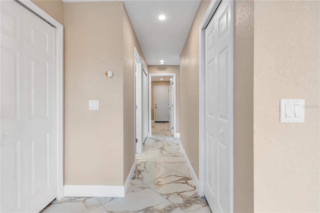 Под контрактом: $789,900 (3 спален, 2 ванн, 2084 Квадратных фут)