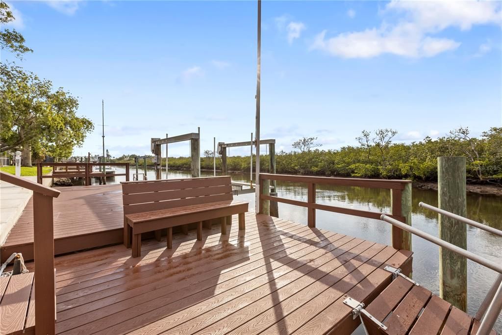 Под контрактом: $789,900 (3 спален, 2 ванн, 2084 Квадратных фут)