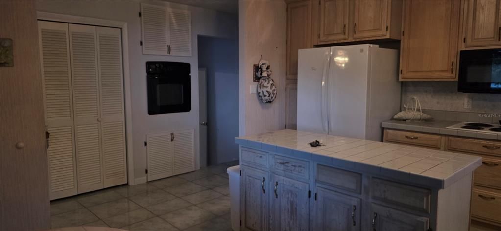 For Sale: $595,000 (3 beds, 2 baths, 3208 Square Feet)