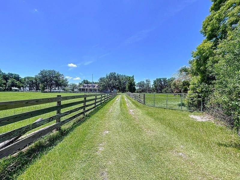 Activo con contrato: $220,000 (3.18 acres)