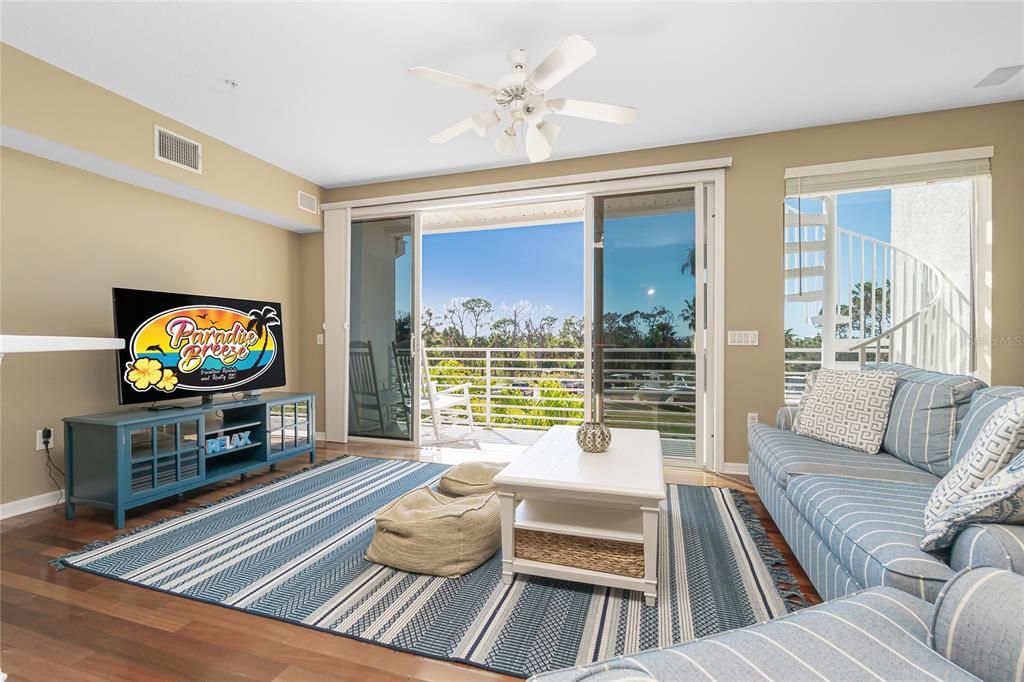 出租: $3,500 (3 贝兹, 3 浴室, 1735 平方英尺)