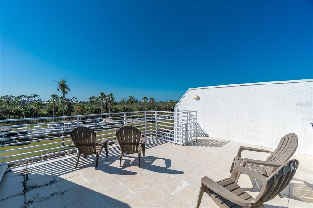 出租: $3,500 (3 贝兹, 3 浴室, 1735 平方英尺)