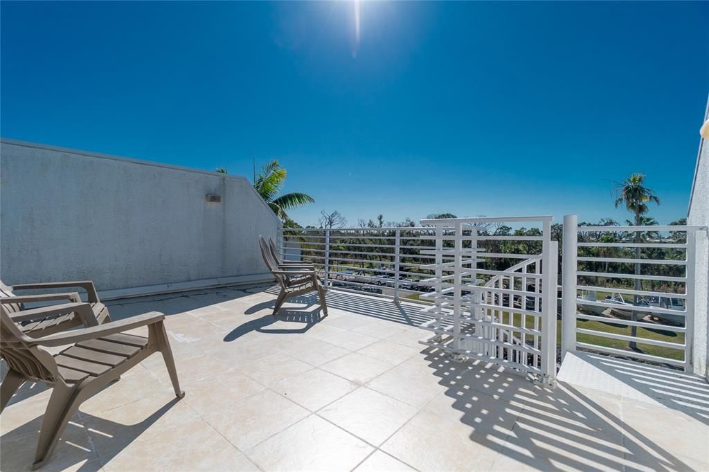 出租: $3,500 (3 贝兹, 3 浴室, 1735 平方英尺)