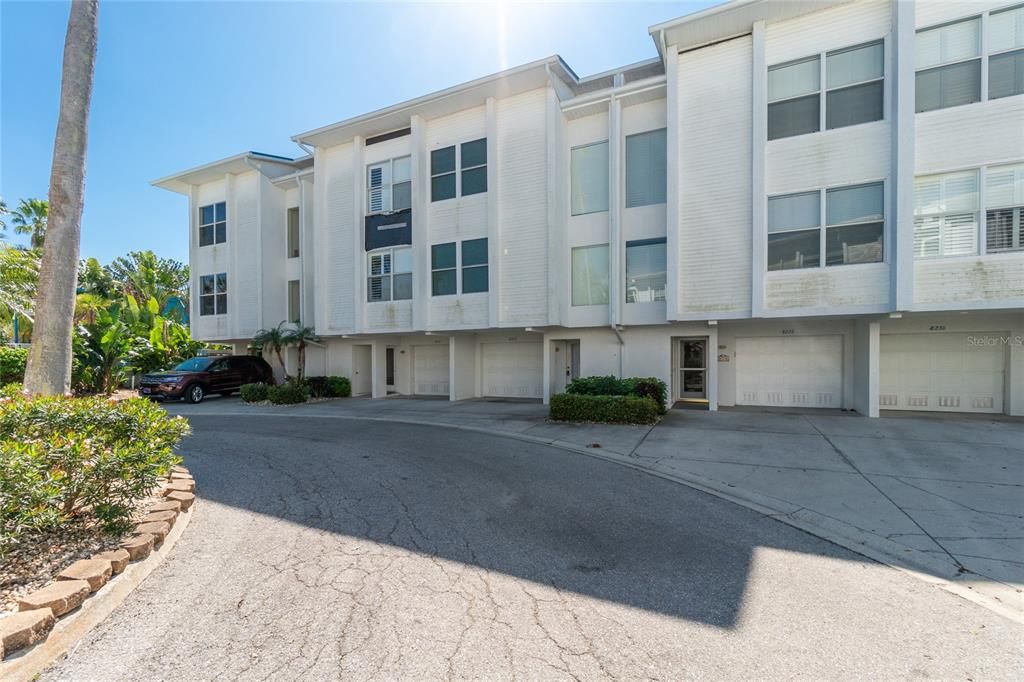 出租: $3,500 (3 贝兹, 3 浴室, 1735 平方英尺)